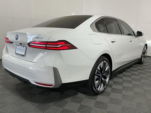 2024 BMW i5 eDrive40