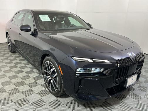 2023 BMW 740 i