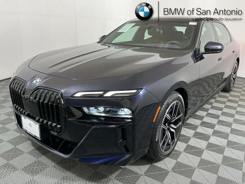 2023 BMW 740 i
