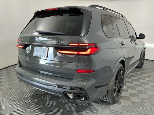 Dravit Grey Metallic 2026 BMW X7 xDrive40i