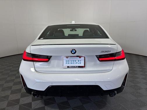 2025 BMW 330 i