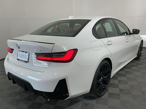 2026 BMW 330 i