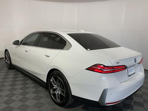 2024 BMW i5 eDrive40