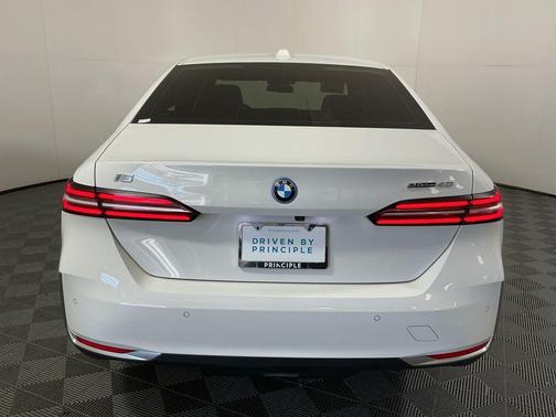 2024 BMW i5 eDrive40