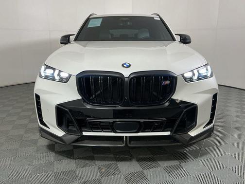 Mineral White Metallic 2025 BMW X5 M60i