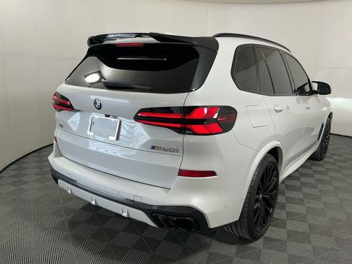 Mineral White Metallic 2025 BMW X5 M60i