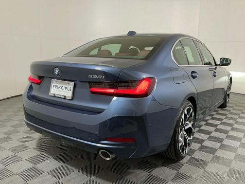 Arctic Race Blue Metallic 2025 BMW 330 330i
