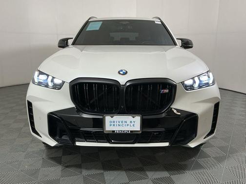 Mineral White Metallic 2025 BMW X5 M60i