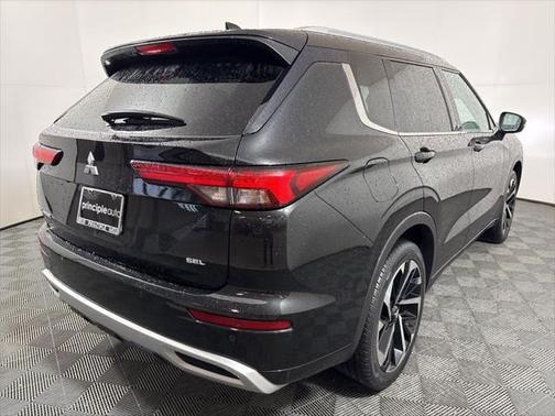 2023 Mitsubishi Outlander SEL 2.5 2WD