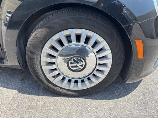 2014 Volkswagen Beetle Auto 1.8T w/Tech