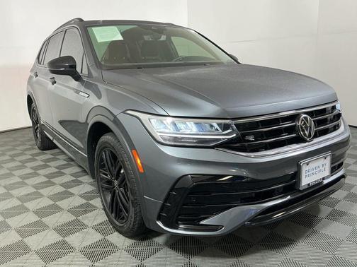 2022 Volkswagen Tiguan 2.0T SE R-Line Black