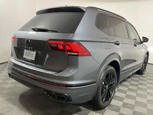 2022 Volkswagen Tiguan 2.0T SE R-Line Black