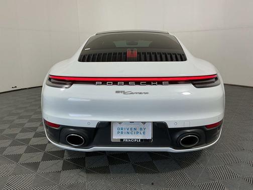 2020 Porsche 911 Carrera