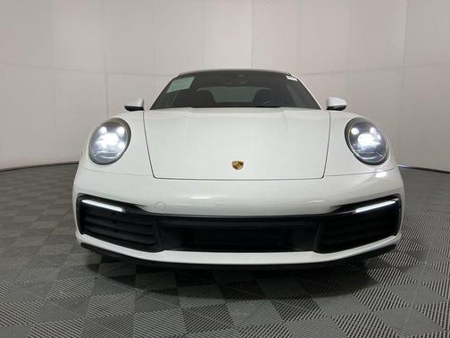 2020 Porsche 911 Carrera