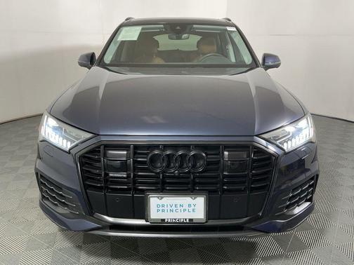 2023 Audi Q7 45 Premium Plus