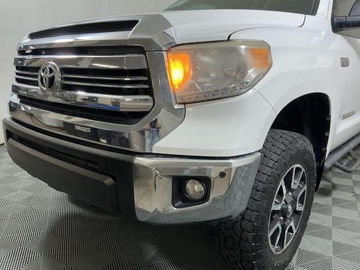 2017 Toyota Tundra SR5