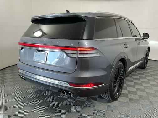 Asher Gray Metallic Clearcoat 2022 Lincoln Aviator Reserve