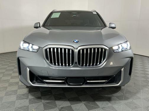 Skyscraper Grey Metallic 2024 BMW X5 xDrive40i