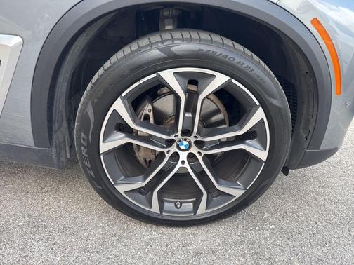 Skyscraper Grey Metallic 2024 BMW X5 xDrive40i