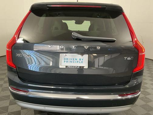 2022 Volvo XC90 T6 Inscription