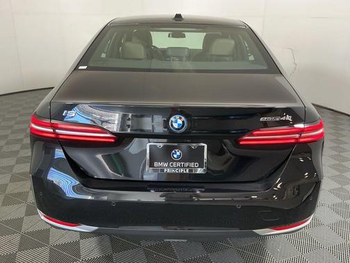 2025 BMW i5 eDrive40