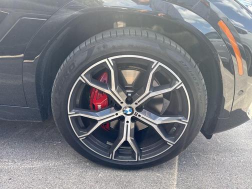 2023 BMW X6 xDrive40i