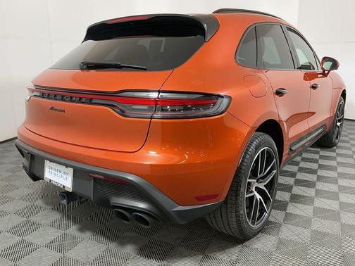 2022 Porsche Macan Base