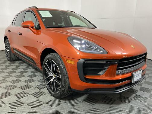 2022 Porsche Macan Base
