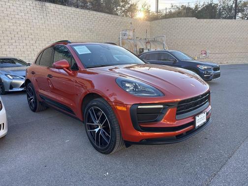 2022 Porsche Macan Base