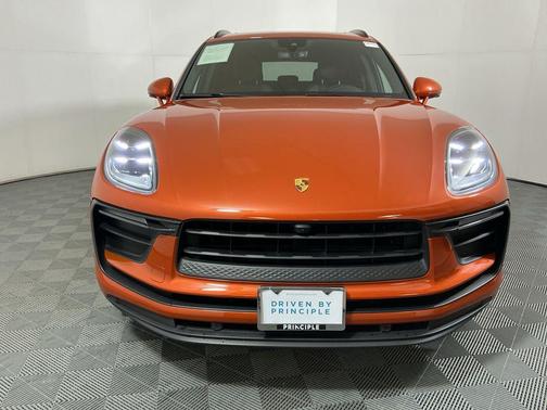 2022 Porsche Macan Base