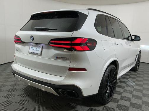 2026 BMW X5 M60i
