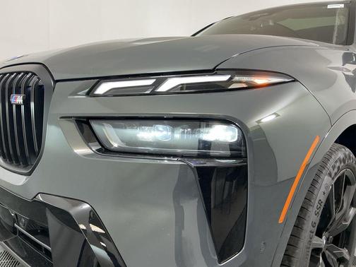2026 BMW X7 M60i