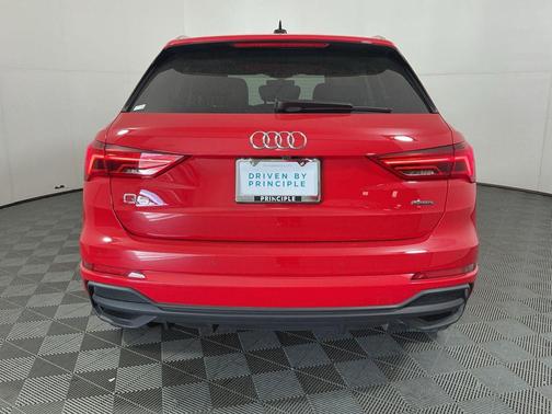 2024 Audi Q3 Premium 45 TFSI S line quattro Tiptronic