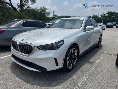 Mineral White Metallic 2025 BMW 530 530i