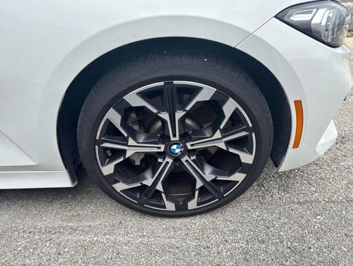 Alpine White 2025 BMW 330 330i