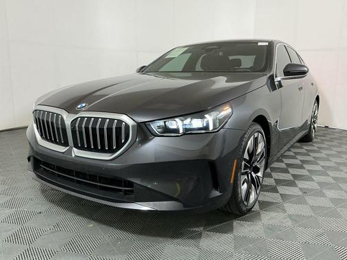 Dark Graphite Metallic 2025 BMW 530 530i