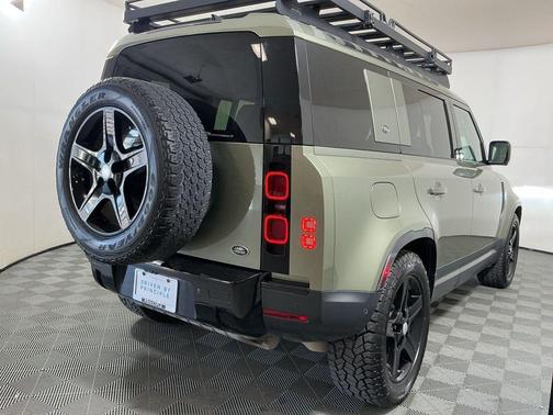 2020 Land Rover Defender 110 SE