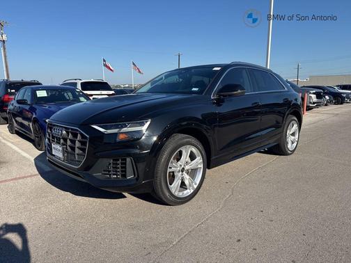 Mythos Black Metallic 2022 Audi Q8 55 Premium