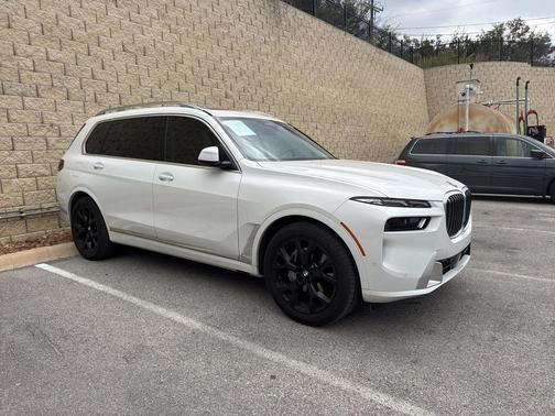 2025 BMW X7 xDrive40i