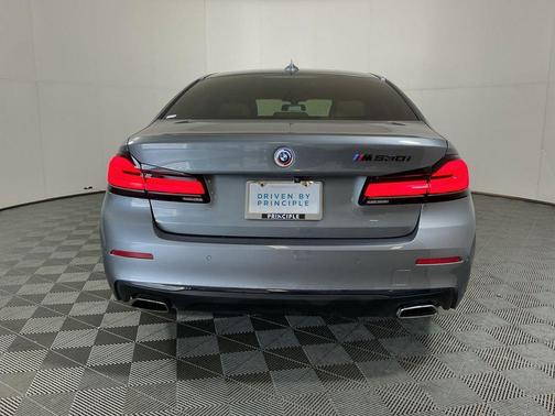 2021 BMW 530 530i