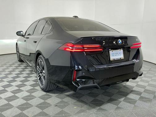 Carbon Black Metallic 2026 BMW 530 530i