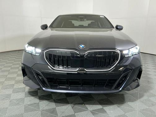 Carbon Black Metallic 2026 BMW 530 530i
