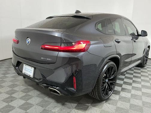 2022 BMW X4 xDrive30i