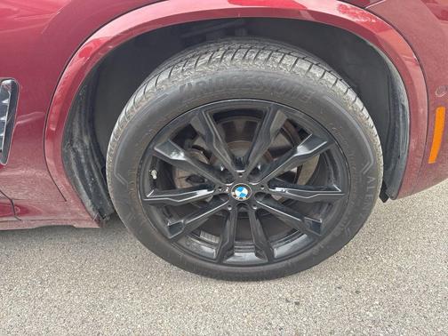 Aventurin Red Metallic 2024 BMW X3 xDrive30i