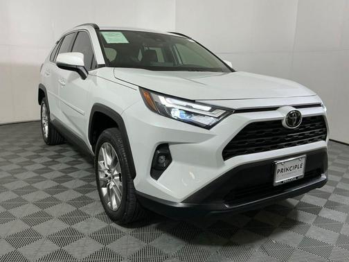 Wind Chill Pearl 2024 Toyota RAV4 XLE Premium