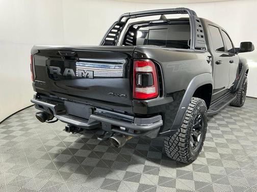 Diamond Black Crystal Pearlcoat 2022 RAM 1500 TRX