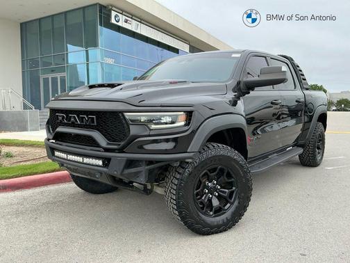Diamond Black Crystal Pearlcoat 2022 RAM 1500 TRX