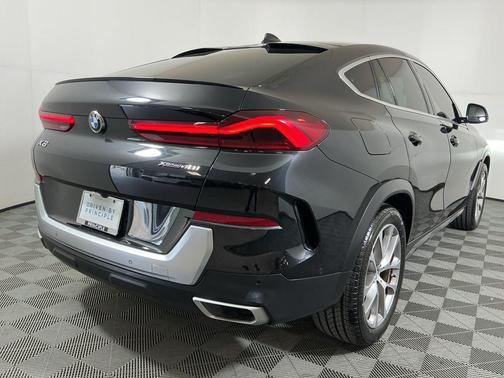 2022 BMW X6 xDrive40i