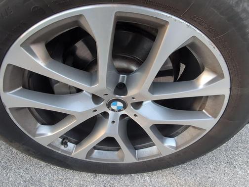 2022 BMW X6 xDrive40i