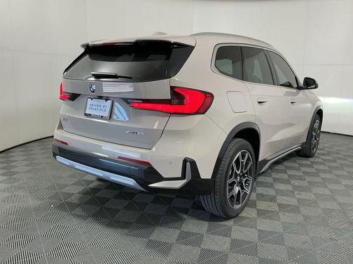 Dune Grey Metallic 2026 BMW X1 xDrive28i